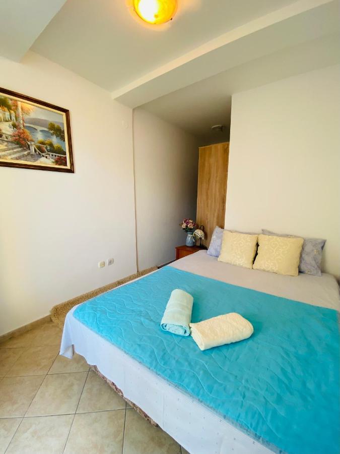 Miomir Perazic Apartments Petrovac Exterior foto