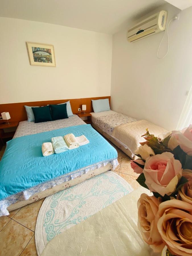 Miomir Perazic Apartments Petrovac Exterior foto