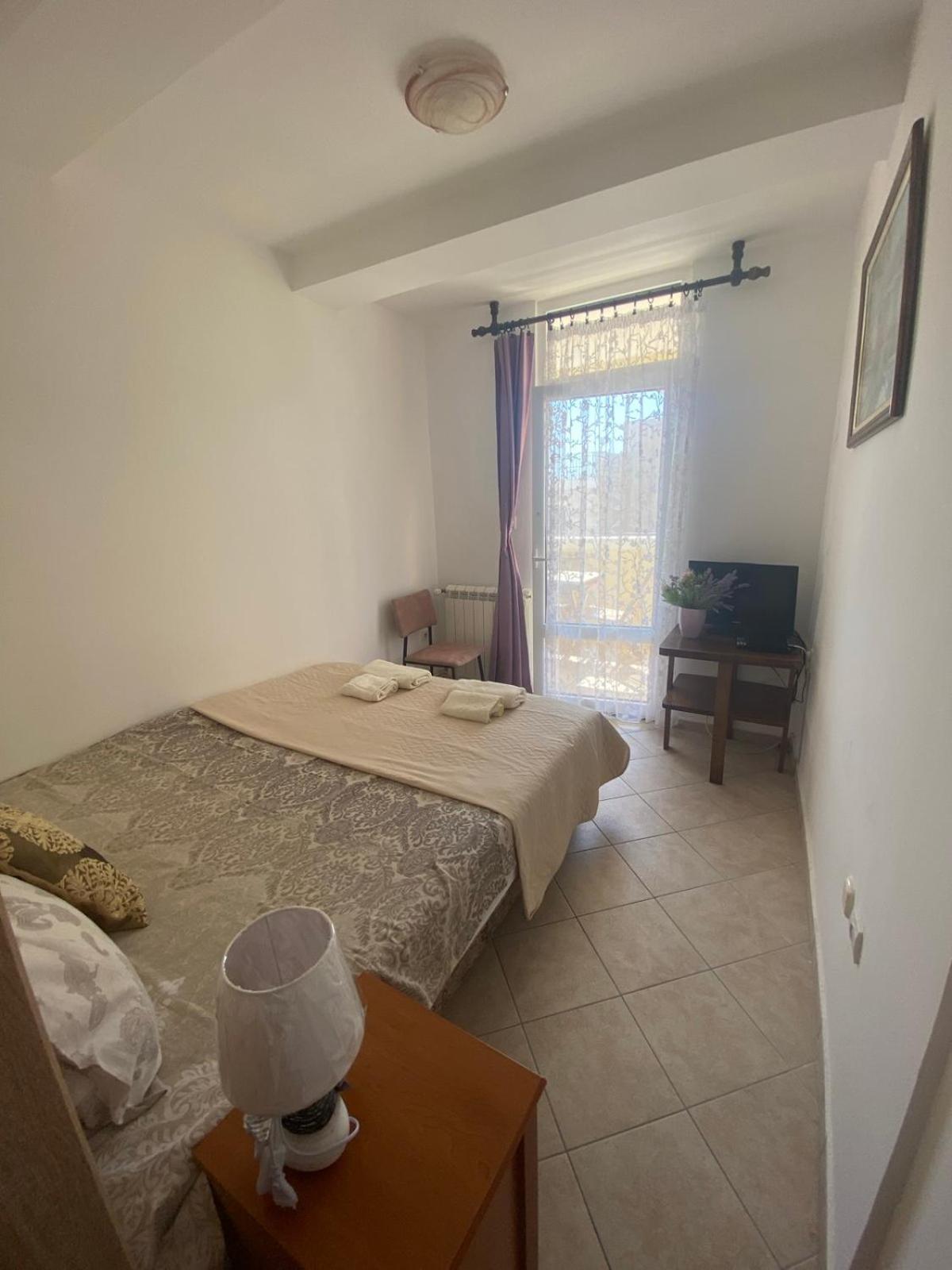 Miomir Perazic Apartments Petrovac Exterior foto